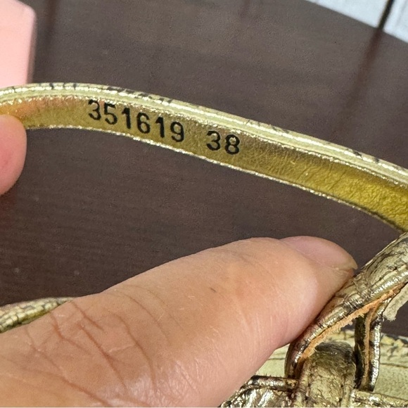 ALEXANDER MCQUEEN distressed crackled Gold leather gladiator strappy sandals 8 - Picture 17 of 17